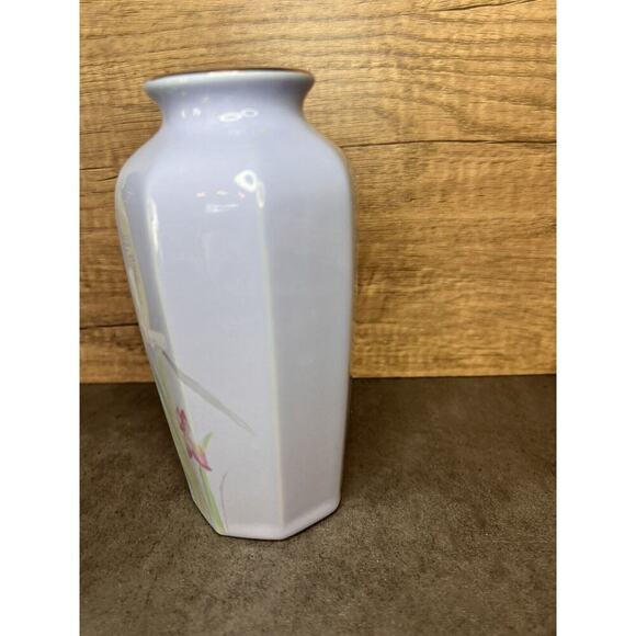 Vintage Otagiri Japan Periwinkle Irises Flower Bud Vase Medium - Picture 12 of 13
